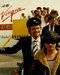 Mike con gafas y chaqueta de aviador, junto con Richard Branson, en el vuelo inaugural de Virgin Atlantic (4) Comentarios