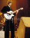 Photo of Mike OLDFIELD; playing Gibson L6-S guitar scratchplate customized by A.C. Zemaitis in 1980 (Photo by David Redfern/Redferns) (2) Comentarios