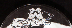 Black-white Dean Label